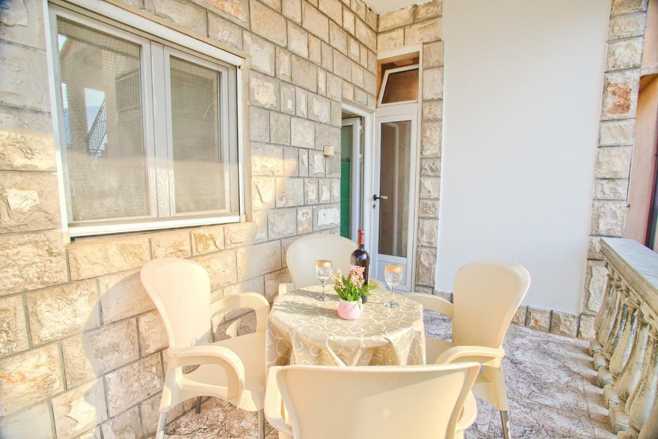 Apartment Vladan Kotor Buitenkant foto
