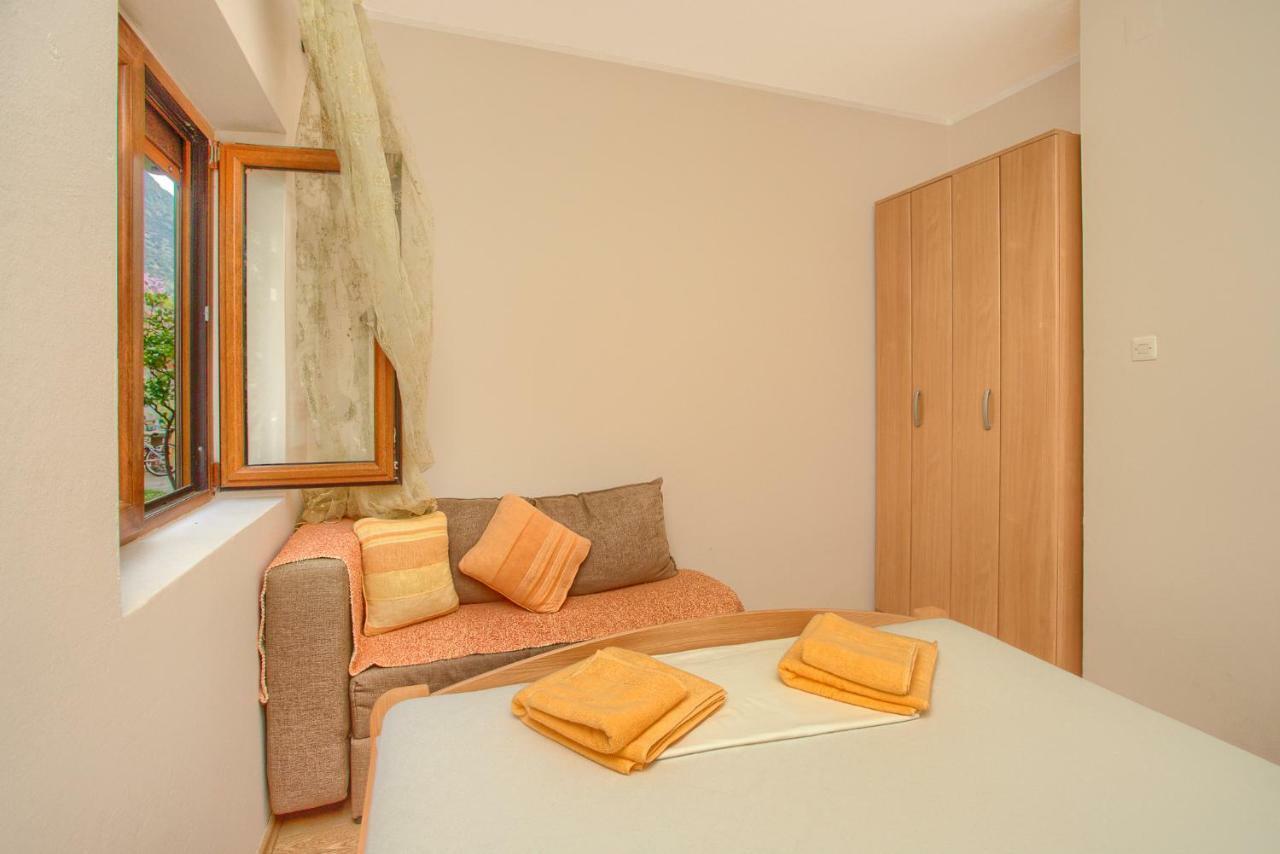 Apartment Vladan Kotor Buitenkant foto
