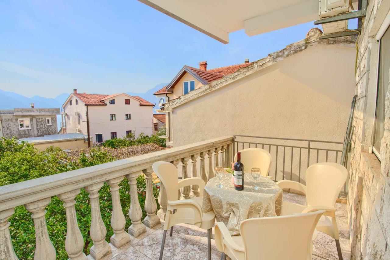 Apartment Vladan Kotor Buitenkant foto